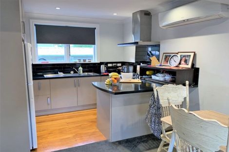 Photo of property in 118b Newlands Road, Newlands, Wellington, 6037