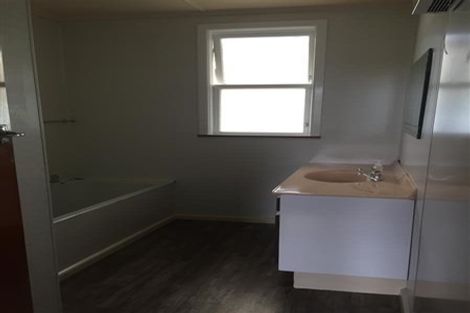 Photo of property in 5 Hammond Road, Taradale, Napier, 4112