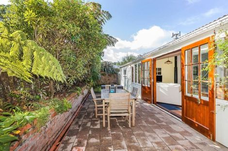 Photo of property in 38 Cashmere Avenue, Khandallah, Wellington, 6035