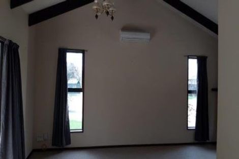 Photo of property in 17 Watson Place, Rangiora, 7400