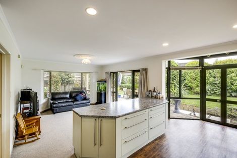 Photo of property in 10 Knightsbridge Place, Taradale, Napier, 4112