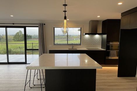 Photo of property in 10 Oyster Place, Omokoroa, 3114