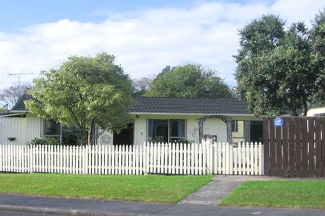 Photo of property in 3 Talmar Place, Massey, Auckland, 0614