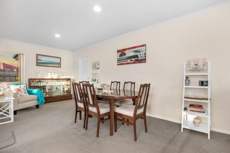 Photo of property in 24 Stellata Court, Randwick Park, Auckland, 2105