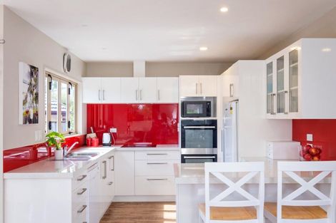 Photo of property in 20 Arataki Road, Havelock North, 4130