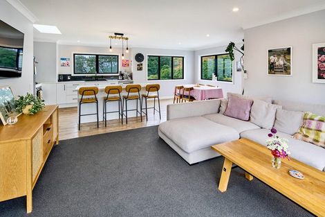 Photo of property in 75 Erlestoke Crescent, Churton Park, Wellington, 6037