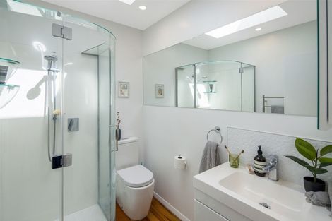 Photo of property in 21 Thane Road, Roseneath, Wellington, 6011