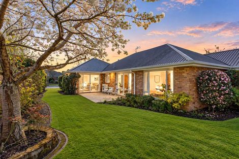 Photo of property in 4 Wardour Mews, Avonhead, Christchurch, 8042