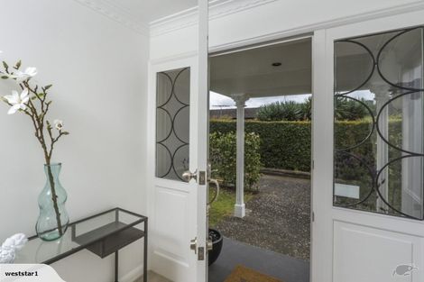 Photo of property in 2/15 Saltburn Road, Milford, Auckland, 0620