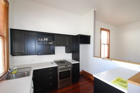 Photo of property in 128 Elizabeth Street, Mount Victoria, Wellington, 6011