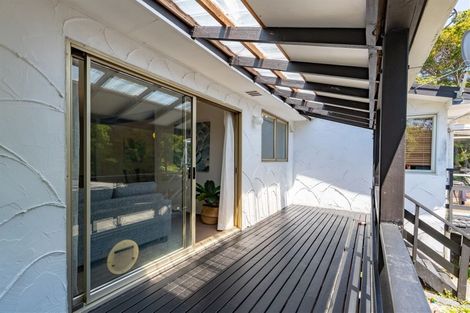 Photo of property in 32 Harbour View Road, Harbour View, Lower Hutt, 5010