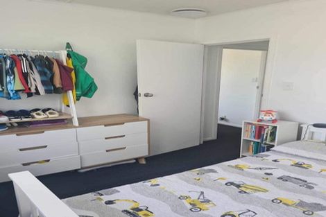 Photo of property in 18 Beverly Place, New Lynn, Auckland, 0600