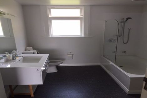 Photo of property in 18 Motu Street, Saint Clair, Dunedin, 9012