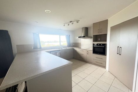 Photo of property in 124 Carnoustie Drive, Wattle Downs, Auckland, 2103