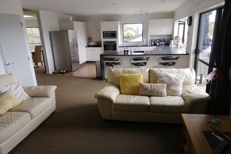 Photo of property in 24 Montclair Rise, Browns Bay, Auckland, 0630