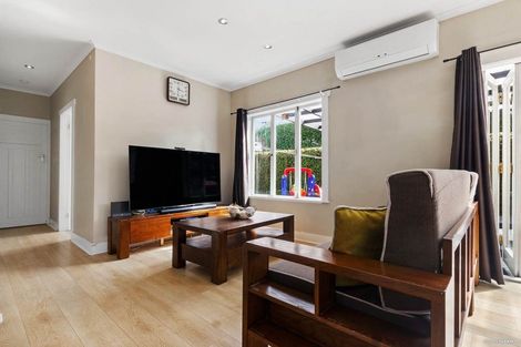 Photo of property in 1 Admiral Beatty Avenue, Mount Roskill, Auckland, 1041