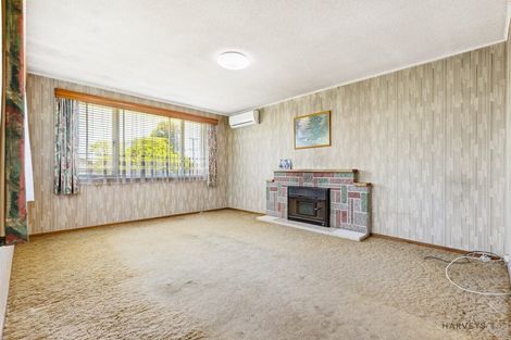 Photo of property in 5 Cobham Crescent, Kelston, Auckland, 0602