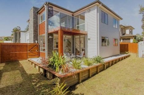 Photo of property in 436a East Coast Road, Windsor Park, Auckland, 0630