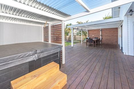 Photo of property in 9 Great North Road, Saint Johns Hill, Whanganui, 4501