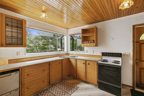 Photo of property in 15 Karaka Street, Eastbourne, Lower Hutt, 5013