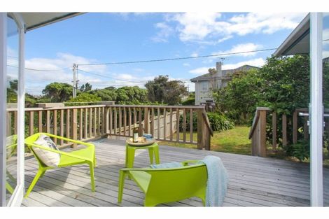 Photo of property in 24 Howard Road, Northcote, Auckland, 0627