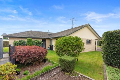 Photo of property in 2 Burnt Oak Drive, Pyes Pa, Tauranga, 3112