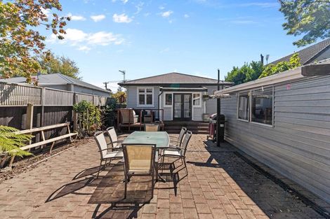 Photo of property in 130 Somerfield Street, Somerfield, Christchurch, 8024