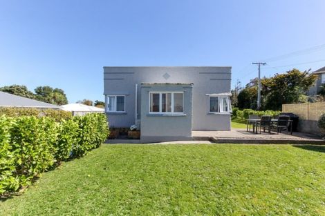 Photo of property in 186 Seaview Road, Westown, New Plymouth, 4310