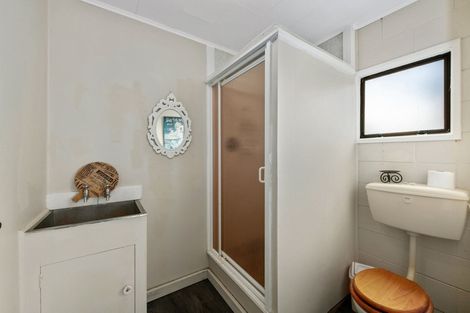 Photo of property in 1 Tapestry Grove, Silverstream, Upper Hutt, 5019