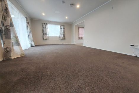 Photo of property in 111 Kemp Road, Massey, Auckland, 0614