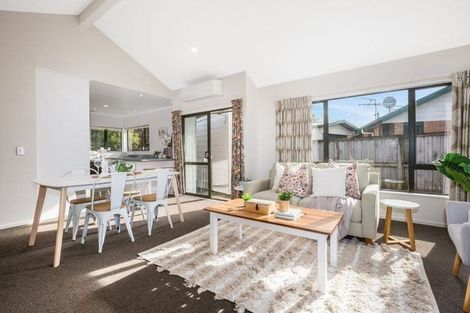 Photo of property in 39a Apple Terrace, Ranui, Porirua, 5024