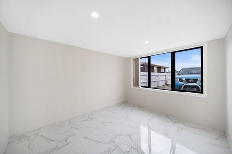 Photo of property in 4 Convair Crescent, Mangere, Auckland, 2022