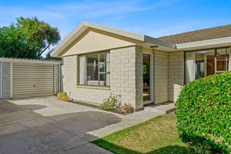 Photo of property in 2/14 Resolution Place, Bryndwr, Christchurch, 8053