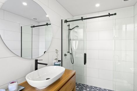 Photo of property in 32 Falconer Rise, Jacks Point, Queenstown, 9371