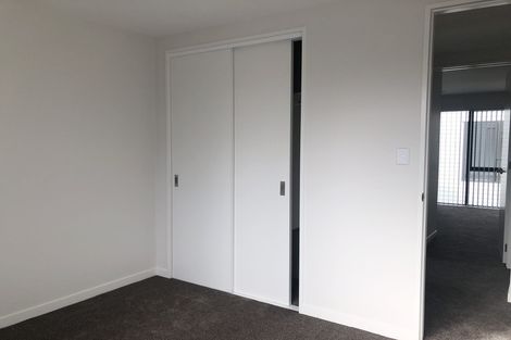 Photo of property in 3/21 Akoranga Drive, Northcote, Auckland, 0627