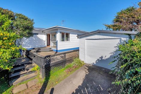 Photo of property in 55 Sturges Road, Henderson, Auckland, 0612