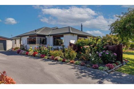 Photo of property in 17 Kingsbury Avenue, Rangiora, 7400