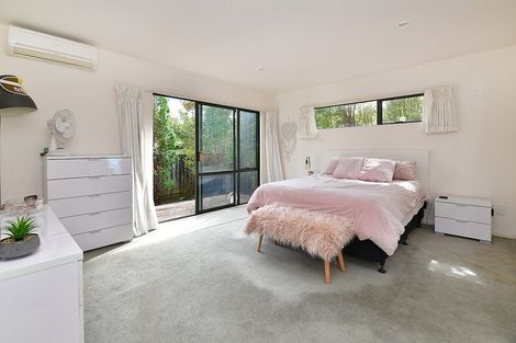 Photo of property in 3/275 East Coast Road, Mairangi Bay, Auckland, 0630