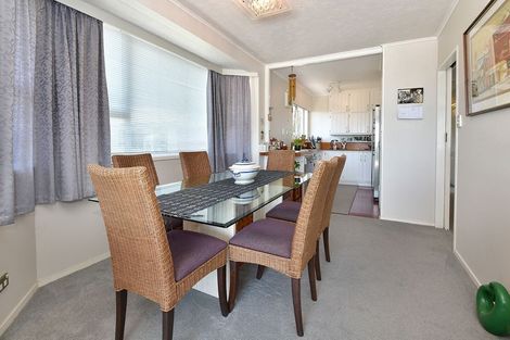 Photo of property in 18 Gledstane Road, Stanmore Bay, Whangaparaoa, 0932