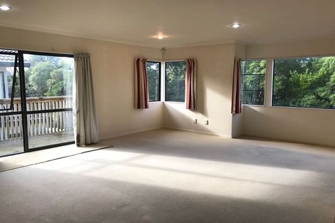 Photo of property in 19 Springside Place, New Lynn, Auckland, 0600