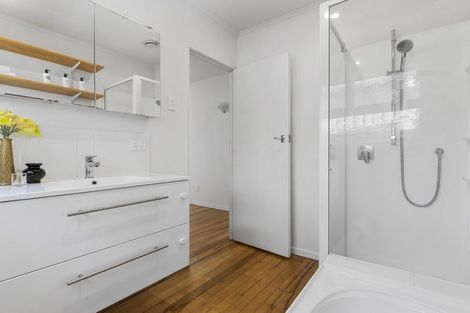 Photo of property in 7b Anne Road, Hillcrest, Auckland, 0627