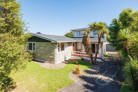 Photo of property in 76 Ruamahanga Crescent, Terrace End, Palmerston North, 4410