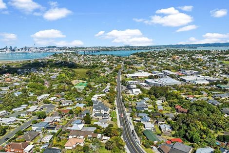 Photo of property in 3/72 Lake Road, Northcote, Auckland, 0627