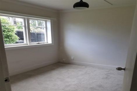 Photo of property in 1/65 Shakespeare Road, Milford, Auckland, 0620