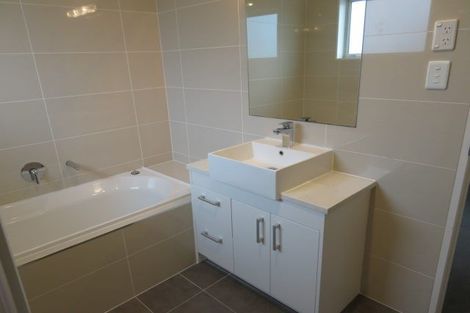 Photo of property in 70 Pencaitland Drive, Flat Bush, Auckland, 2019