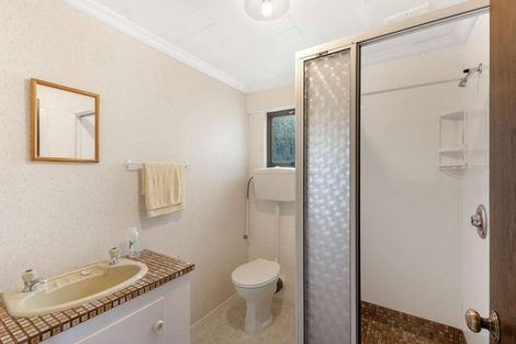 Photo of property in 5 Saint Ives Grove, Whalers Gate, New Plymouth, 4310