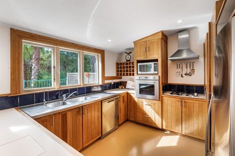 Photo of property in 32 Hastings Parade, Devonport, Auckland, 0624