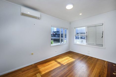 Photo of property in 1/19 Huron Street, Takapuna, Auckland, 0622