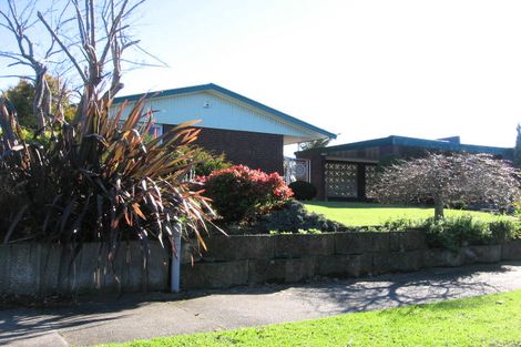 Photo of property in 27 Lockhart Avenue, Milson, Palmerston North, 4414