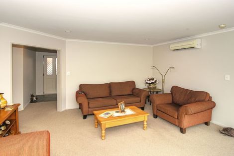 Photo of property in Holdsworth Villas, 21/2 William Donald Drive, Solway, Masterton, 5810
